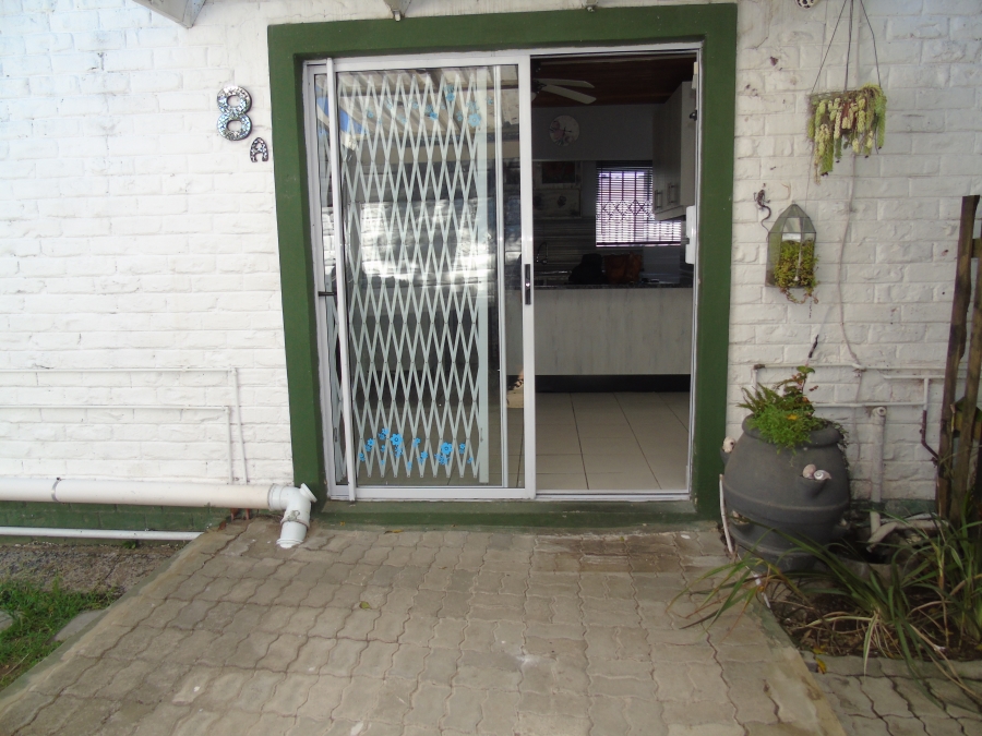 To Let 1 Bedroom Property for Rent in Abbotsford Eastern Cape
